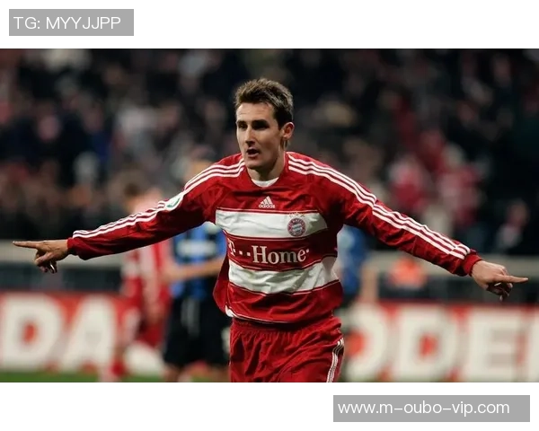 足球大师与传奇人物的精彩故事与成就回顾